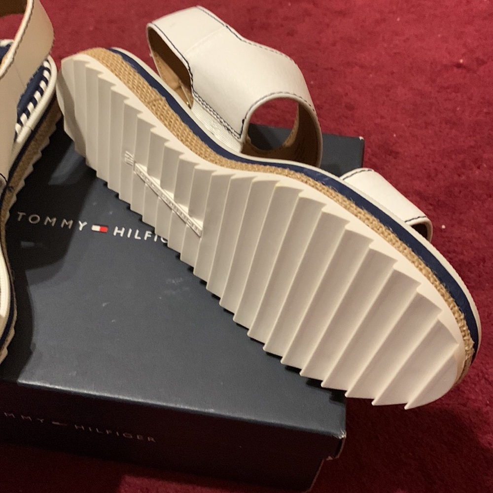 Tommy Hilfiger New White Women Sandal - Picture 4 of 12